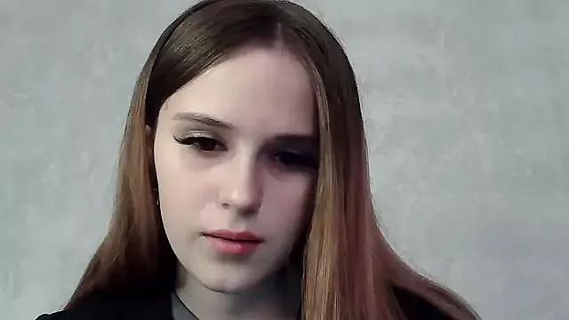 SweetLoraa from StripChat