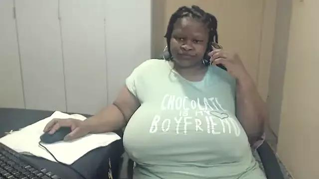 sweetnoziexx from StripChat