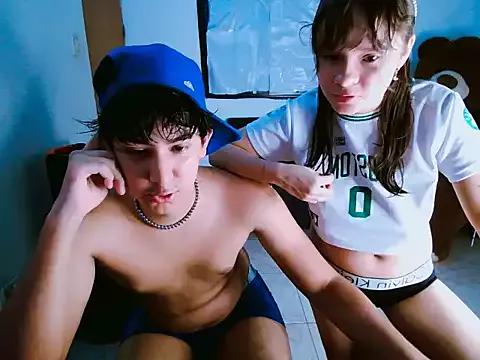 Discover our girls online shows and discover the company of countless livestreamers, with stunning shapes, sex toys and more.