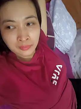 Sweets24 from StripChat