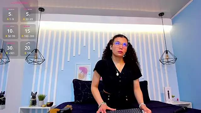 SweetStarr_ from StripChat is Freechat