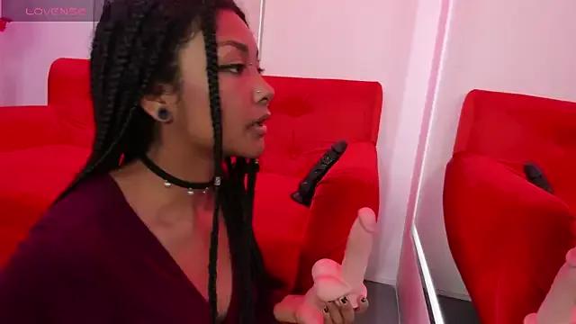 Sweett_m00n from StripChat