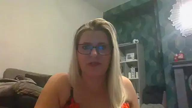 SweetXCandyX from StripChat
