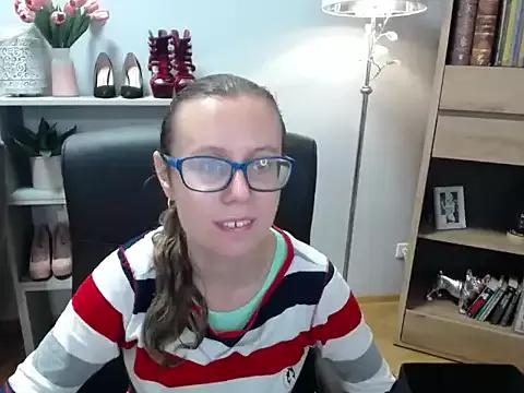 sweetxLizzy from StripChat is Freechat
