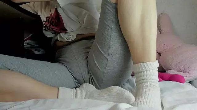 Discover our girls online shows and discover the company of countless livestreamers, with stunning shapes, sex toys and more.