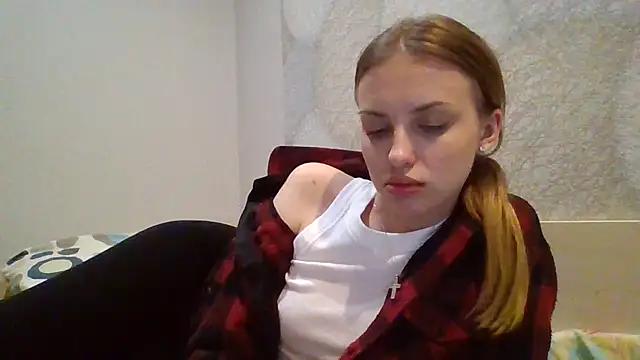 Discover our girls online shows and discover the company of countless livestreamers, with stunning shapes, sex toys and more.