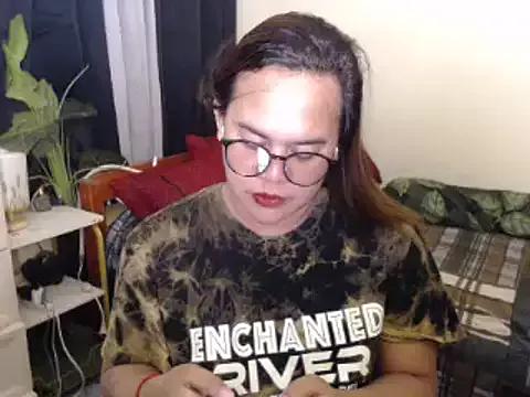 sweetyula from StripChat is Freechat