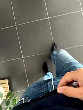 swissboy22 from StripChat