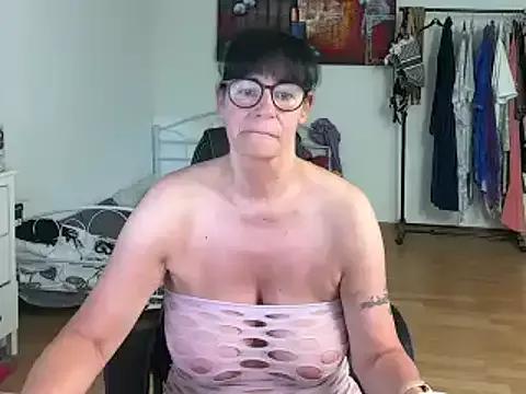 Sylly from StripChat