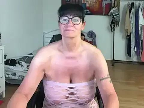 Sylly from StripChat