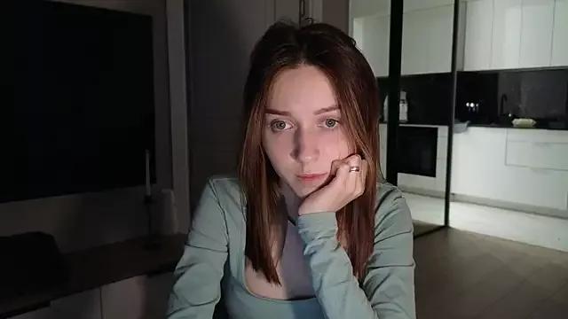 Discover our girls online shows and discover the company of countless livestreamers, with stunning shapes, sex toys and more.