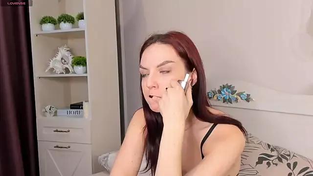 TainaKintner webcams show profile image 