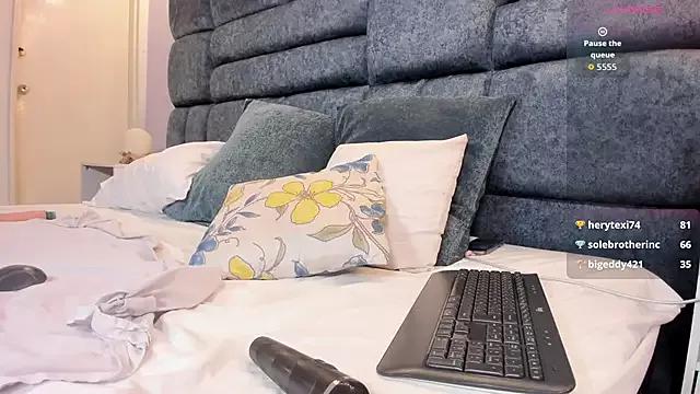 tamaramyerss from StripChat is Freechat