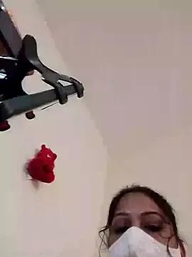 Discover our girls online shows and discover the company of countless livestreamers, with stunning shapes, sex toys and more.