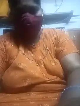 TAMIL_ELAKKIYA from StripChat is Freechat