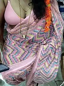 Tamil_Meena from StripChat is Freechat