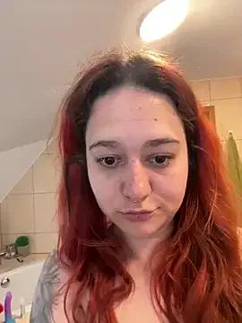 Discover our girls online shows and discover the company of countless livestreamers, with stunning shapes, sex toys and more.