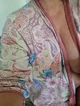Tara-Kandy from StripChat is Freechat
