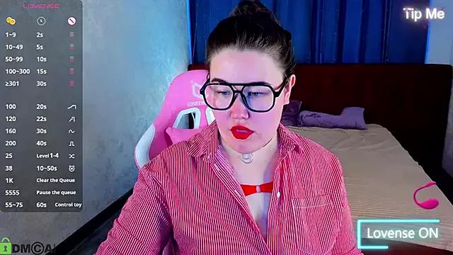 Tara_Torres from StripChat is Freechat