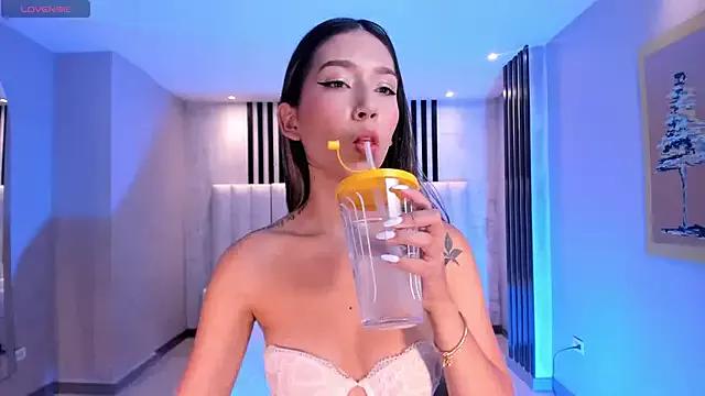 TaraLawrence from StripChat
