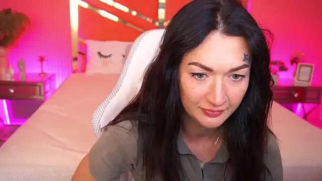 TatQueenLulu from StripChat