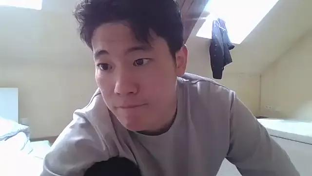tatsu800 from StripChat