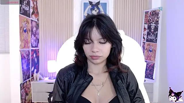 Discover our girls online shows and discover the company of countless livestreamers, with stunning shapes, sex toys and more.