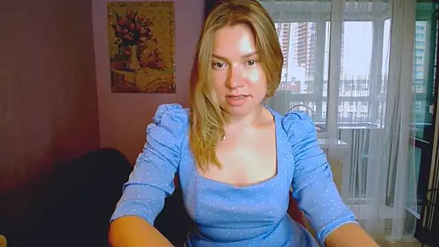 Discover our girls online shows and discover the company of countless livestreamers, with stunning shapes, sex toys and more.