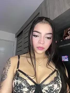 Discover our girls online shows and discover the company of countless livestreamers, with stunning shapes, sex toys and more.