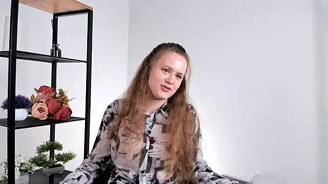 Discover our girls online shows and discover the company of countless livestreamers, with stunning shapes, sex toys and more.