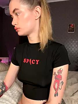 Discover our girls online shows and discover the company of countless livestreamers, with stunning shapes, sex toys and more.
