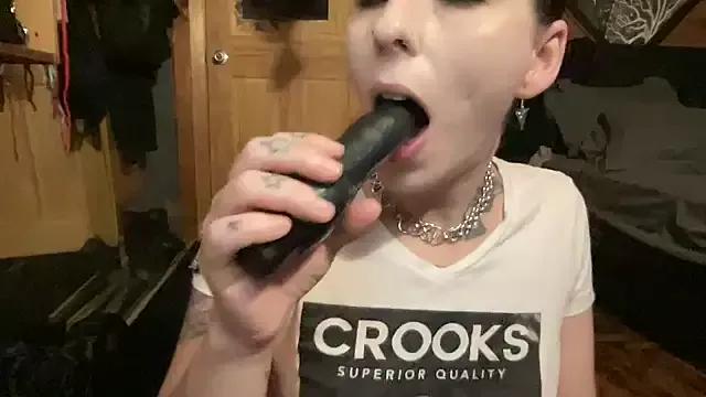 TeenyDoll from StripChat
