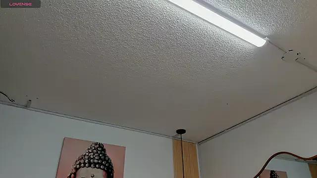 Teffa_bloom from StripChat