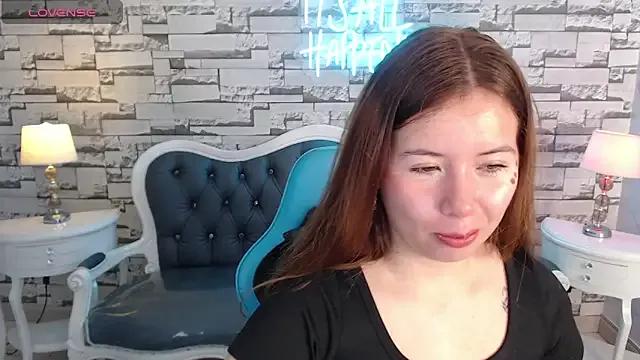 Discover our girls online shows and discover the company of countless livestreamers, with stunning shapes, sex toys and more.