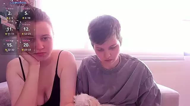 Discover our girls online shows and discover the company of countless livestreamers, with stunning shapes, sex toys and more.