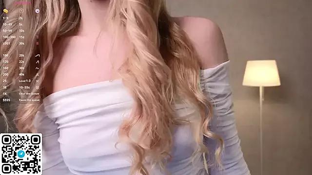 Tessalune_ from StripChat