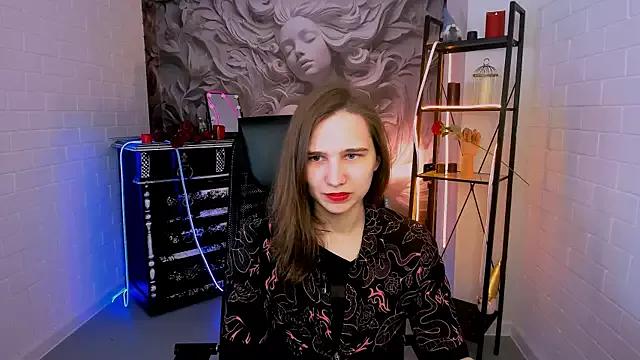 Discover our girls online shows and discover the company of countless livestreamers, with stunning shapes, sex toys and more.