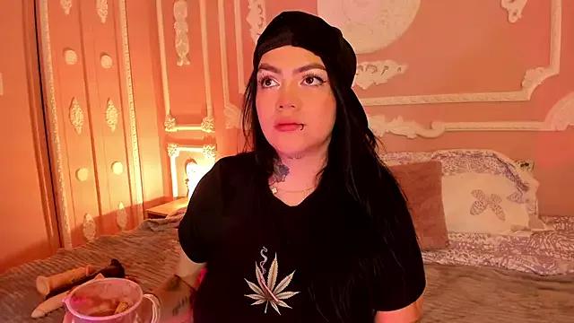 TessaRose from StripChat