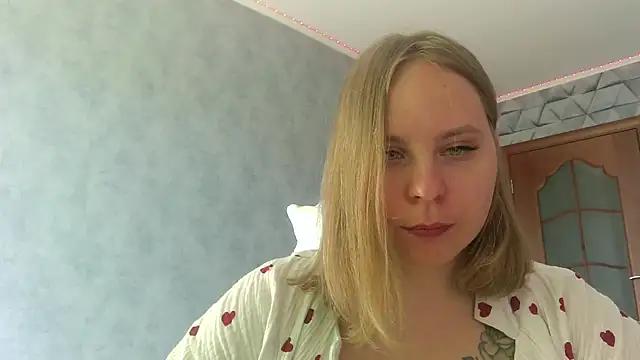 Discover our girls online shows and discover the company of countless livestreamers, with stunning shapes, sex toys and more.