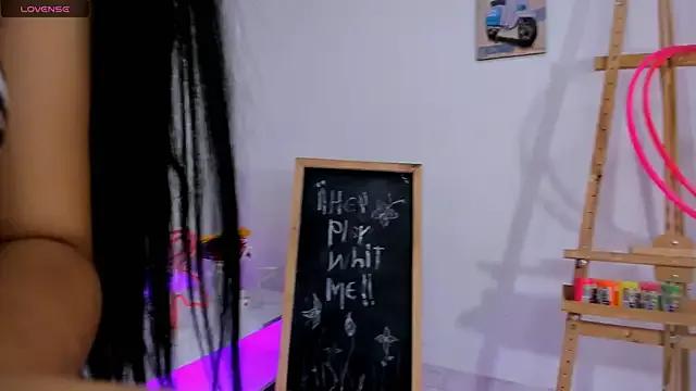 thaliia_gomez from StripChat is Freechat