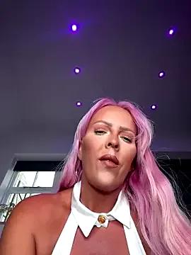 thatfiregirlxx from StripChat is Freechat