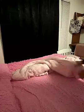 thatonelightskinn from StripChat