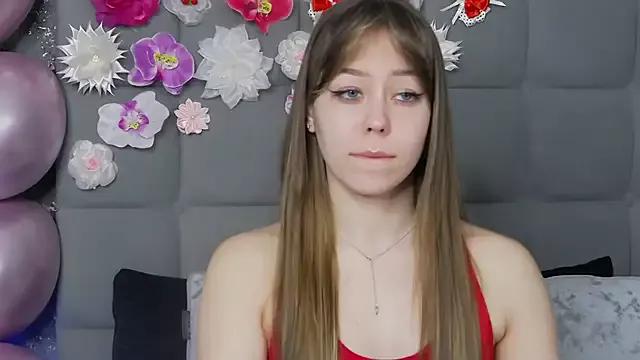 Discover our girls online shows and discover the company of countless livestreamers, with stunning shapes, sex toys and more.