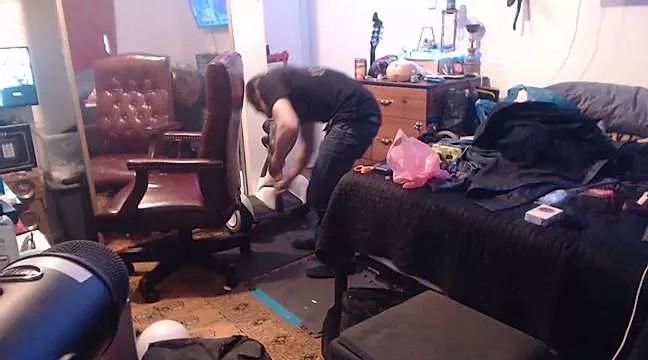 TheHellBilly from StripChat