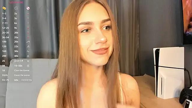 Discover our girls online shows and discover the company of countless livestreamers, with stunning shapes, sex toys and more.