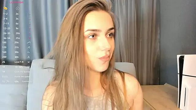 Discover our girls online shows and discover the company of countless livestreamers, with stunning shapes, sex toys and more.