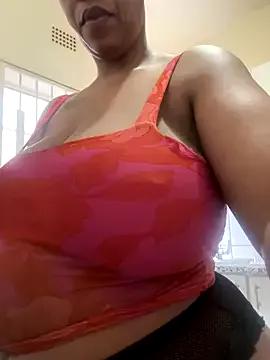 THICKBUNNYCHICKxxx from StripChat is Freechat