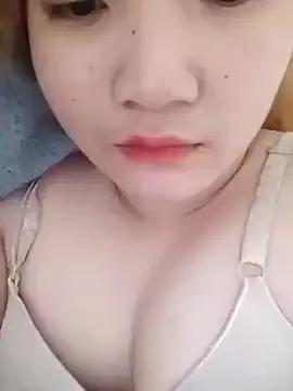 Thuyduong031104 webcams show profile image 