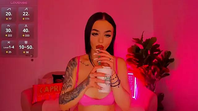 TiaBelle from StripChat is Freechat