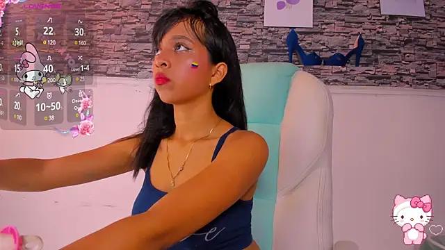 Discover our girls online shows and discover the company of countless livestreamers, with stunning shapes, sex toys and more.